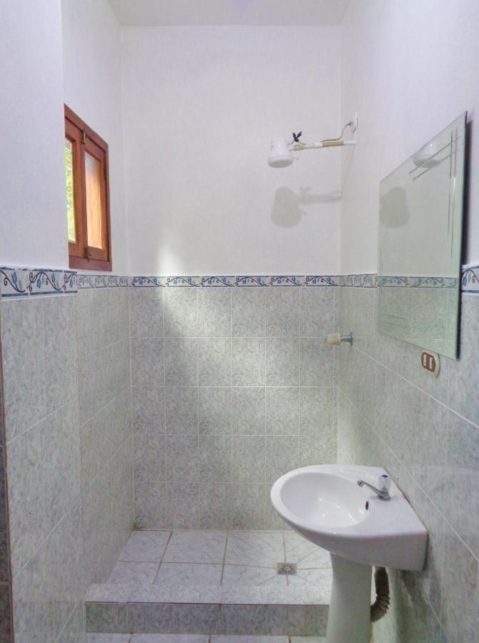 Livingston Resort Hotel Ngoại thất bức ảnh